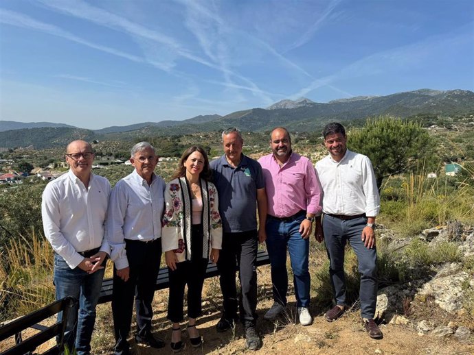 La delegada de la Junta visita el vivero de Yunquera destinado a conservar el pinsapo.