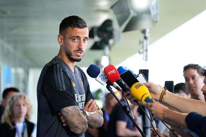 El delantero del Real Madrid Joselu Mato atiende a los medios durante el 'Media Day' previo a la final de la Liga de Campeones 23-24