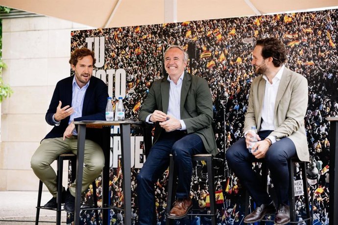 Jorge Azcó, junto a Giménez Larraz e Isaac Claver.