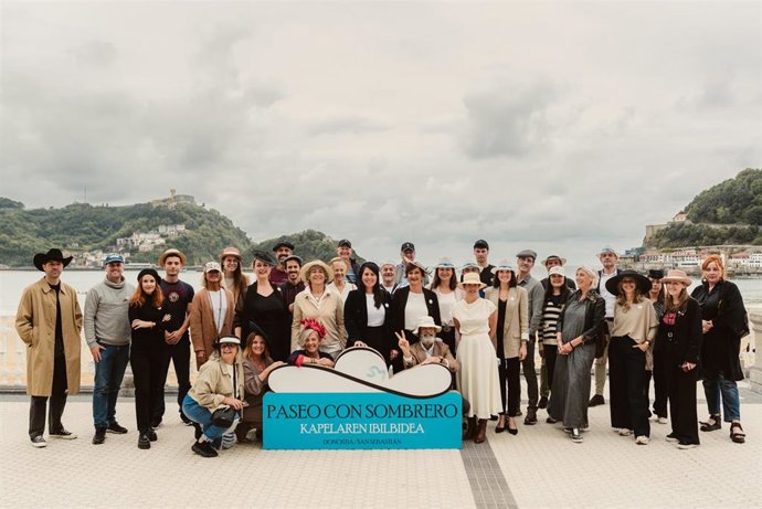 Presentación del Paseo con sombrero
