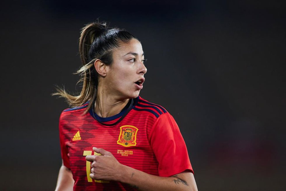 Archivo - Leila Ouhabi en un partido con la selección española