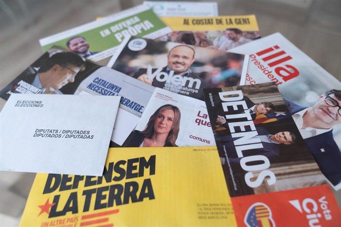 Propaganda electoral de todos los partidos para las elecciones catalanas del 12M, a 8 de mayo de 2024, en Barcelona, Catalunya (España). Catalunya celebra sus elecciones autonómicas para elegir al nuevo presidente de la Generalitat de Catalunya el próximo