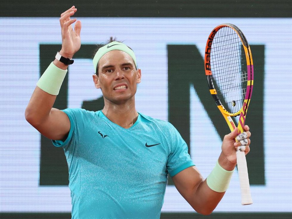 Rafa Nadal se lamenta durante su partido ante Alexander Zverev en la primera ronda de Roland Garros 2024