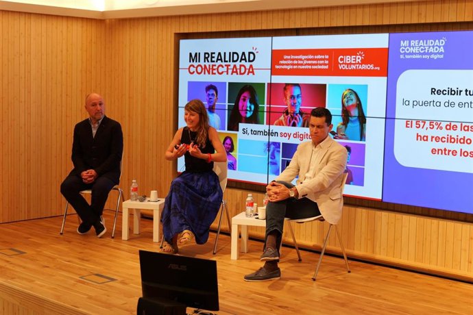 Fundación Cibervoluntarios presenta el estudio 'Mi realidad conectada. Sí, también soy digital'
