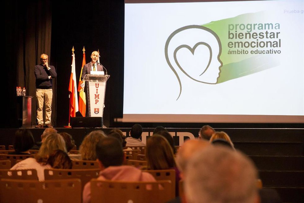 El consejero de Educación, Sergio Silva, inaugura el Congreso de educación "Cantabria es Salud y Bienestar emocional"