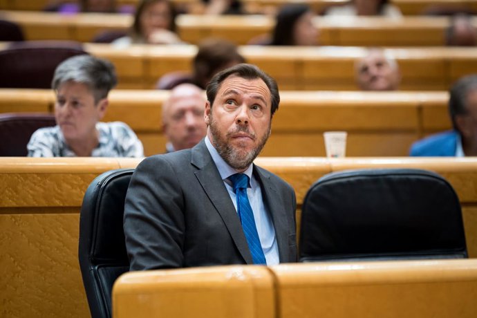 El ministro de Transportes y Movilidad Sostenible, Óscar Puente, en el Senado