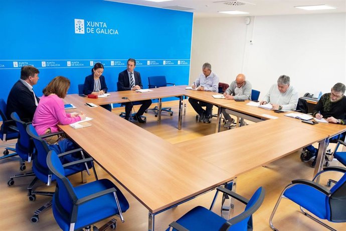 O conselleiro de Mar, Alfonso Villares, acompañado da directora xeral de Desenvolvemento Pesqueiro, Marta Villaverde, manterán unha xuntanza co presidente da Federación Galega e cos presidentes das federacións provinciais de confrarías.     foto xoán cr