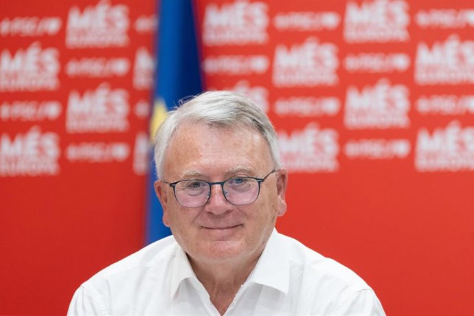 El candidato socialdemócrata a presidir la CE, Nicolas Schmit, durante una reunión en la sede del PSC, a 27 de mayo de 2024, en Barcelona, Catalunya (España).