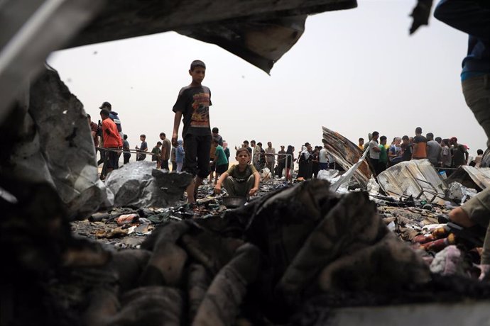 Campamento de desplazados en Rafá, en el sur de la Franja de Gaza, tras un bombardeo israelí