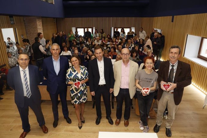 Radio Rioja y UNIR premian a Nalda, José Manuel Pascual Salcedo y 'Corazones Integrados'