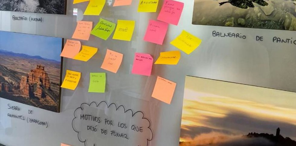 Exposición y razones para dejar de fumar dentro de la campaña de concienciación del Hospital Clínico de Zaragoza con motivo del Día Mundial Sin Tabaco.