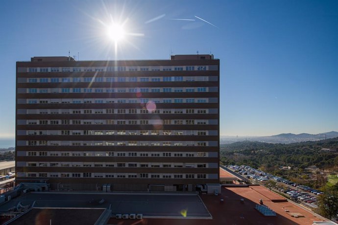 Archivo - Façana de l'Hospital Universitari Germans Trias i Pujol