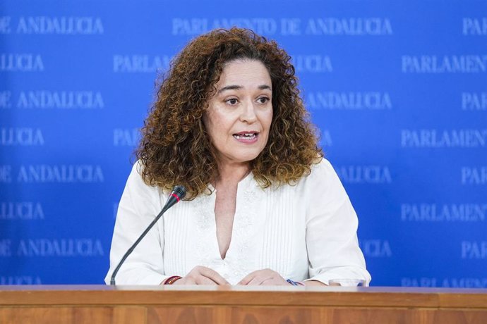 La portavoz del Grupo Por Andalucía, Inmaculada Nieto, durante la ronda de ruedas de prensa de portavoces de los grupos parlamentarios en el Parlamento de Andalucía, a 28 de mayo de 2024 en Sevilla (Andalucía, España). Los portavoces de los grupos parlame