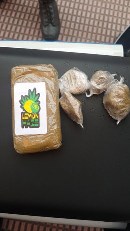 Droga incautada a un detenido por la Policía Local de Gijón.