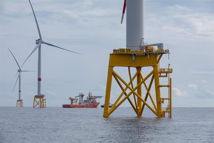 Iberdrola pone en marcha Saint-Brieuc, su primer parque eólico marino en Francia, tras invertir 2.400 millones