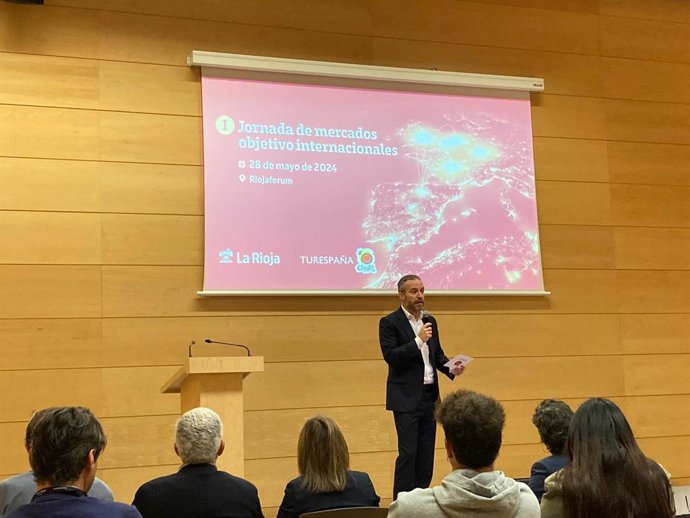 Turespaña refuerza su estrategia de descentralización del turismo internacional en La Rioja y Navarra.