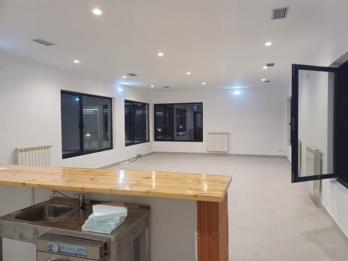 Cafetería redoledada del campo municipal de golf de Llanes