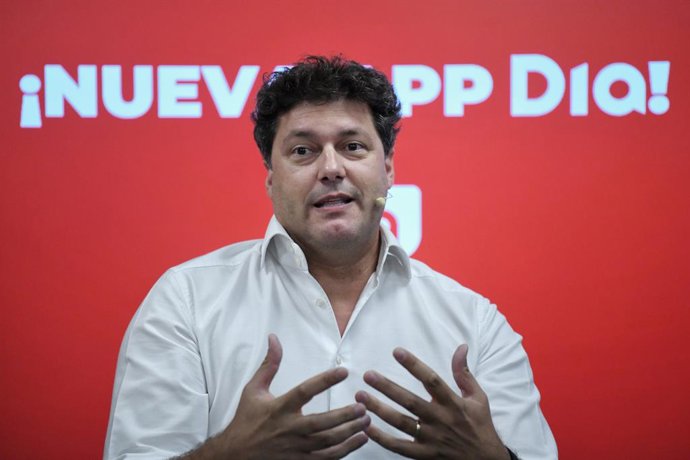 Archivo - El consejero de Dia España, Ricardo Álvarez presenta la transformación digital de Dia en la tienda Dia de Núñez de Balboa, a 3 de octubre de 2023, en Madrid (España). DIA es una compañía española que opera también en Argentina, Brasil y Portug