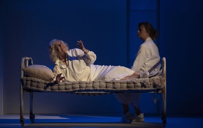 Imagen De La Representación De La Obra 'Adictos' Que Llega Al Auditorio Ciudad De León.