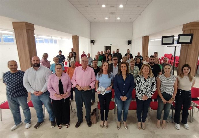 Reunión con afiliados y simpatizantes del PP en Benahadux.