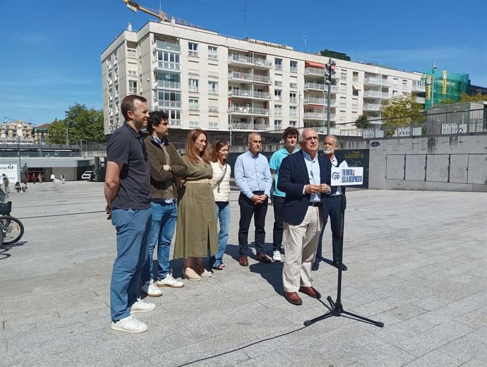 El candidato vasco del PP al Parlamento europeo, Javier Zarzalejos, en un acto en San Sebastián