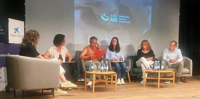Tabla redonda durante la celebración de la jornada 'Trabajando la reparación del trauma desde el acogimiento familiar especializado', organizada por el Instituto Mallorquín de Asuntos Sociales.