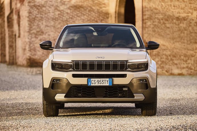 Archivo - Jeep Avenger e-Hybrid