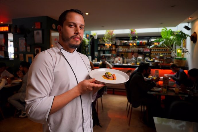 El chef Cristian Ramírez (Danilo, Bogotá Colombia) ganador del certamen culinario Bogotá Marcando Estilo 3ª Edición.