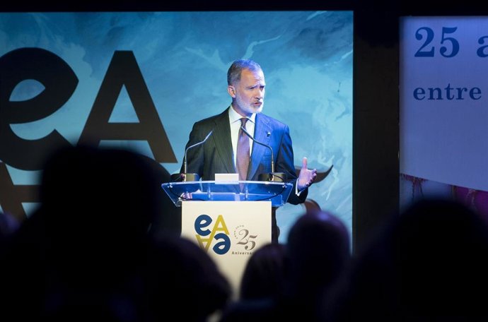 El Rey Felipe VI interviene durante el acto conmemorativo del XXV aniversario de la Fundación Euroamérica, en Casa América, a 28 de mayo de 2024, en Madrid (España). 