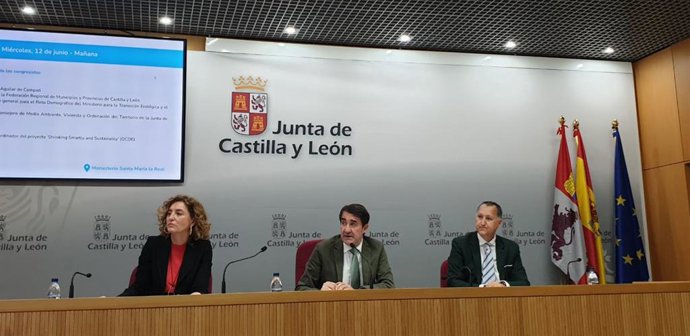 El consejero de Medio Ambiente, Vivienda y Ordenación del Territorio, Juan Carlos Suárez-Quiñones, en la presentación del congreso