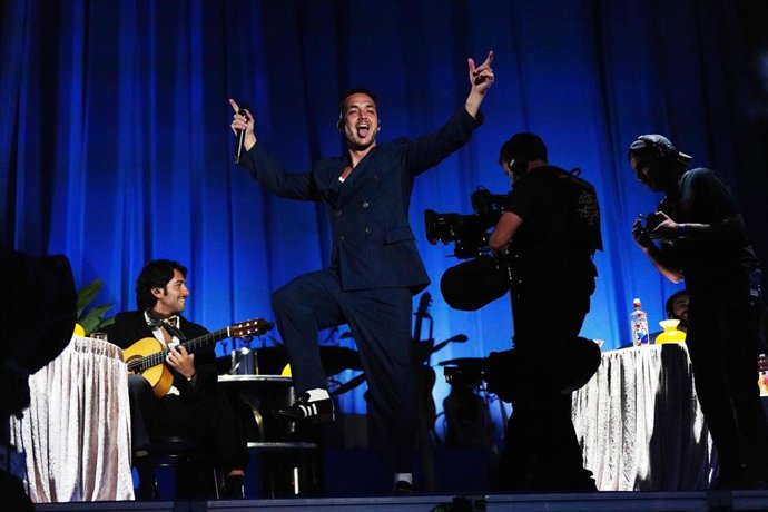 Archivo - El cantante C. Tangana durante su actuación en el festival de O Son do Camiño, a 16 de junio de 2022, en Santiago de Compostela, A Coruña