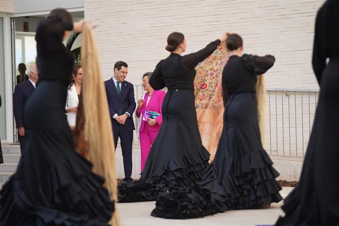 Archivo - El presidente de la Junta de Andalucía, Juanma Moreno, en la inauguración del Conservatorio Profesional de Danza 'Kina Jiménez' de Almería.