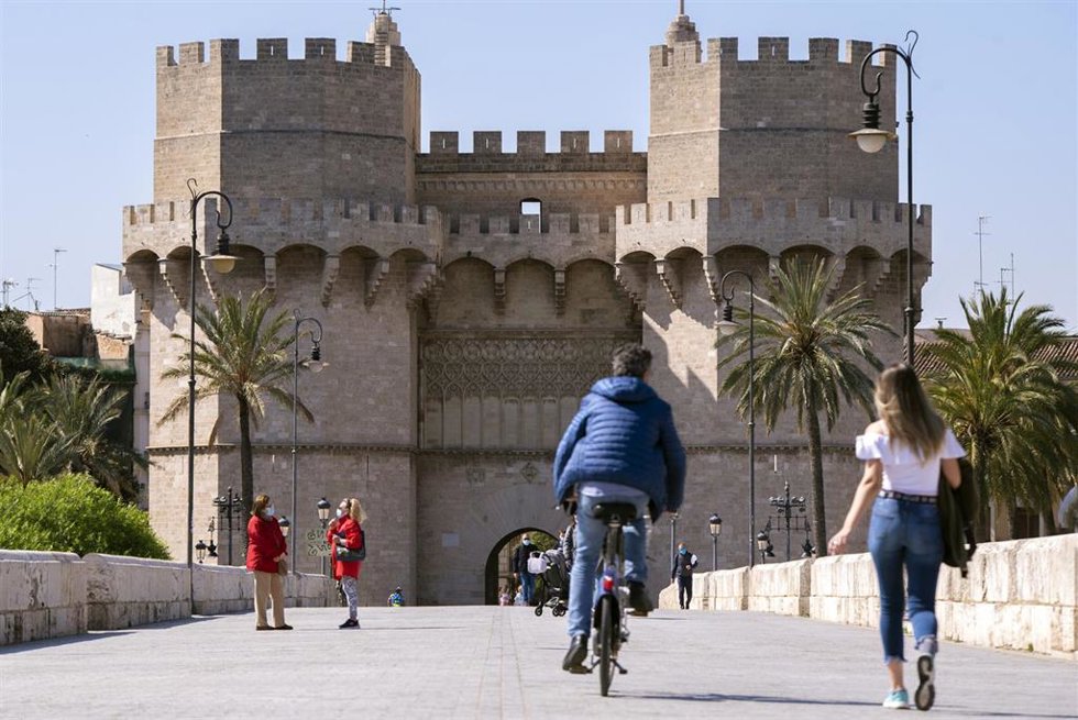 Archivo - Torres de Serrano de Valncia (archivo)