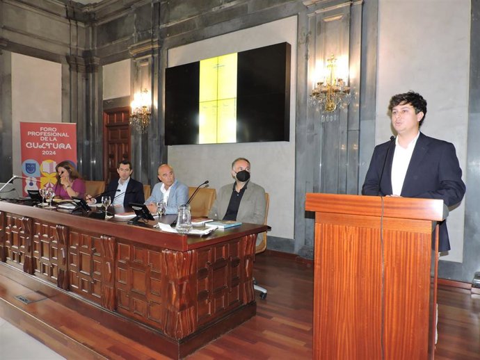 Participantes en el I Foro Profesional de la Cultura.