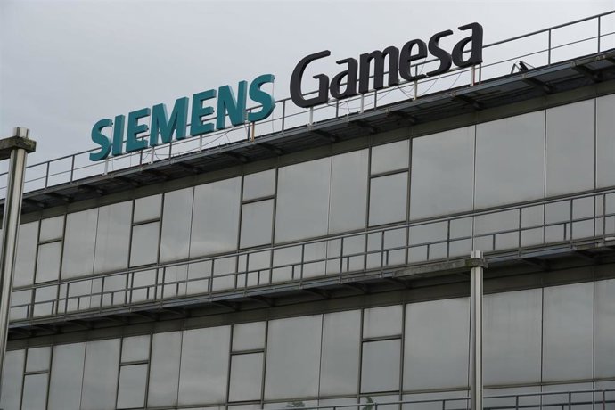 Archivo - Fachada del edificio de Siemens Gamesa