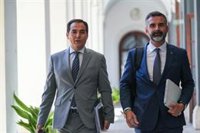 Junta aboga por una Ley de Capitalidad de Sevilla "nunca en contra de nadie" y dice que Sanz "no recibe órdenes" suyas