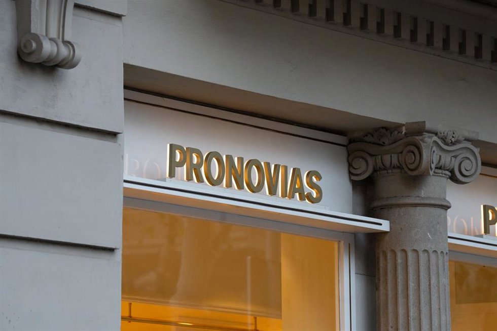 Archivo - Fachada de la tienda de Pronovias, a 23 de enero de 2024, en Barcelona, Catalunya (España).