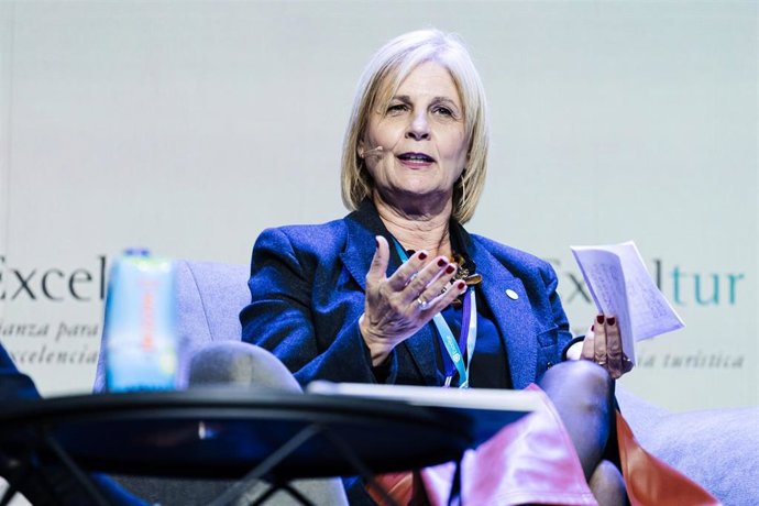 Archivo - La alcaldesa de Jerez de la Frontera, María José García-Pelayo, interviniendo en un foro. ARCHIVO.