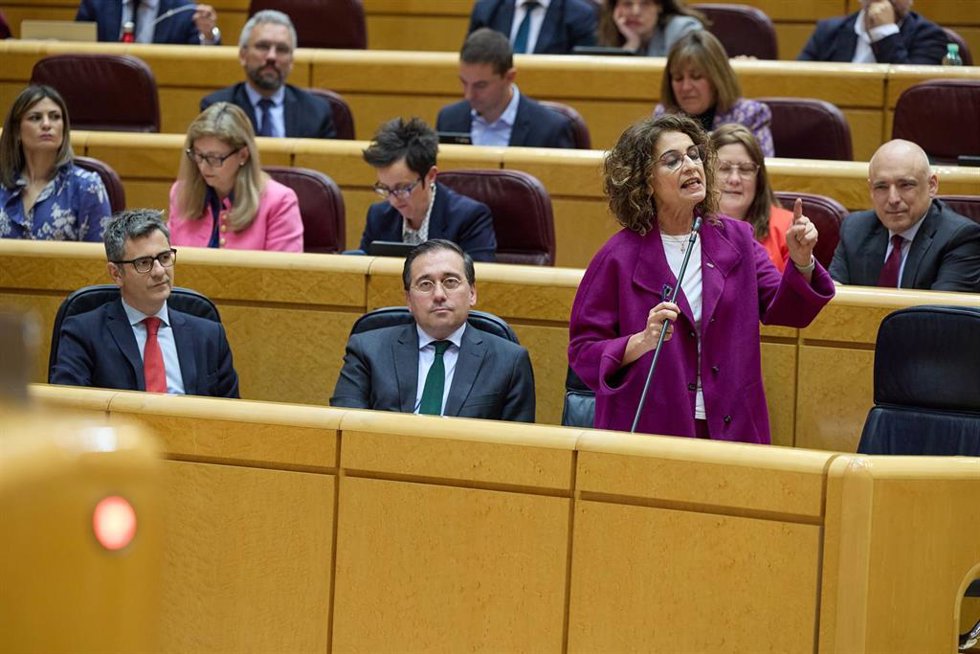 Archivo - (I-D) El ministro de la Presidencia, Justicia y Relaciones con las Cortes, Félix Bolaños; el ministro de Asuntos Exteriores, Unión Europea y Cooperación, José Manuel Albares y la vicepresidenta primera del Gobierno y ministra de Hacienda, Marí