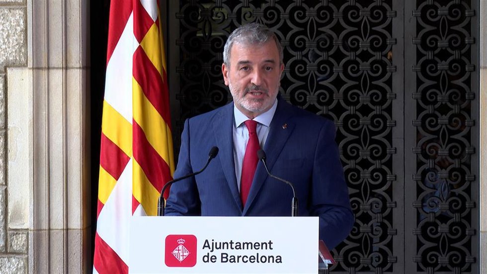 El alcalde de Barcelona, Jaume Collboni, realiza una declaración institucional sobre el reconocimiento del Estado de Palestina.