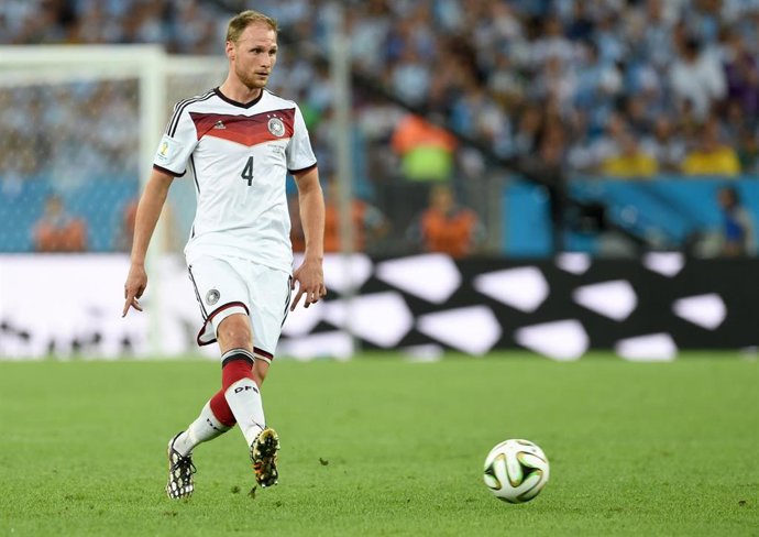 Archivo - El central alemán Benedikt Hoewedes, en la final del Mundial 2014.