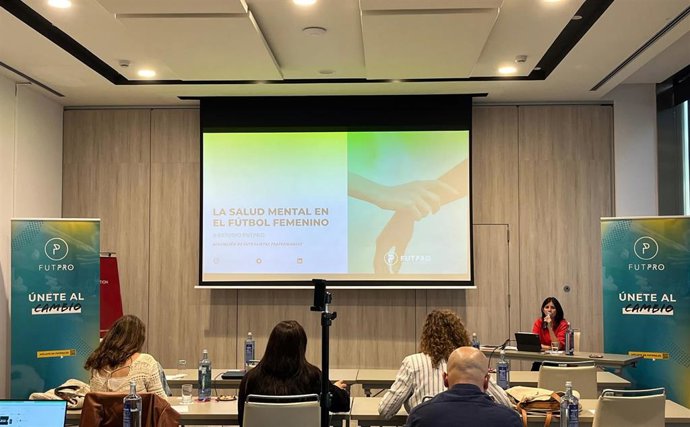 Presentación del II Estudio FUTPRO sobre la salud mental en el fútbol femenino en 2024, en Barcelona