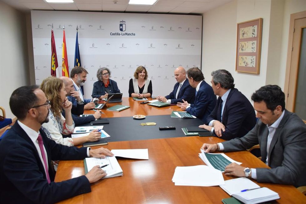 Reunión de las consejeras con RIC Energy.