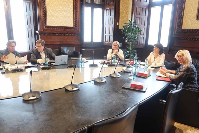 Reunión de la Mesa de la Diputación Permanente del Parlament, a 28 de mayo de 2024.