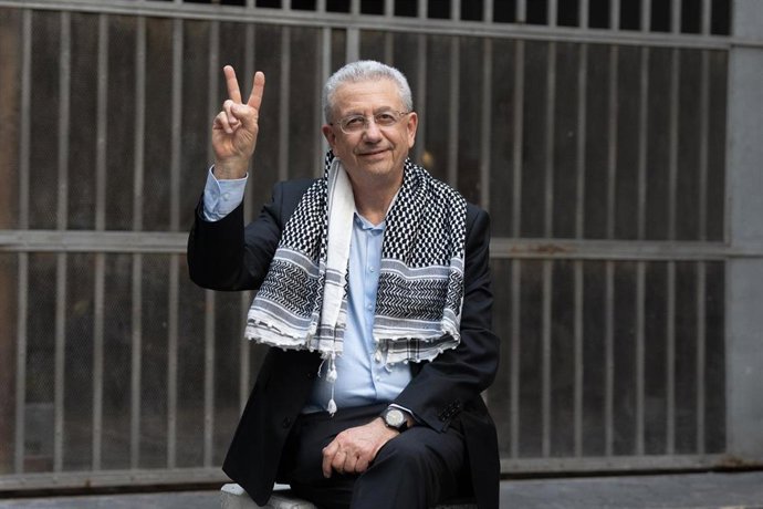 El diputado del parlamento palestino y presidente de Palestinian Medical Relief Society, Mustafa Barghouti, antes de una rueda de prensa en Barcelona.
