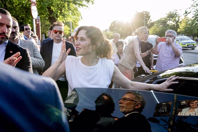 La presidenta de la Comunidad de Madrid, Isabel Díaz Ayuso, durante un acto de campaña del partido, en el Parque Finca Liana, a 28 de mayo de 2024, en Madrid (España). Este acto se enmarca en la campaña electoral del Partido Popular para las elecciones al