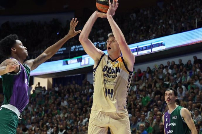 Dustin Sleva, en un partido con el UCAM Murcia.