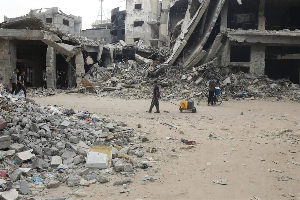 Edificios destruidos en bombardeos israelíes contra la Franja de Gaza