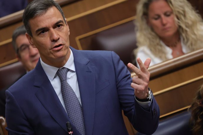 El presidente del Gobierno, Pedro Sánchez, interviene durante la sesión de control al Gobierno, en el Congreso de los Diputados, a 29 de mayo de 2024, en Madrid (España).