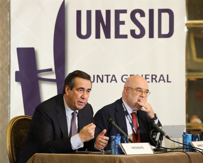 Archivo - El presidente de Unesid, Bernardo Velázquez,; y el director general, Andrés Barceló.